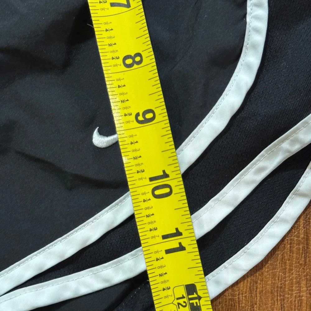 Nike Dri-Fit Running Shorts Women's Medium Black White Tempo Track Performance
